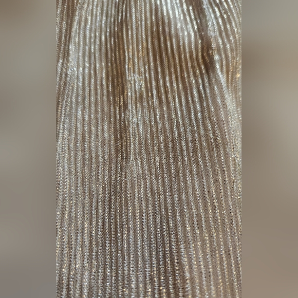 Shimmery metallic formal dress - Picture 4 of 5